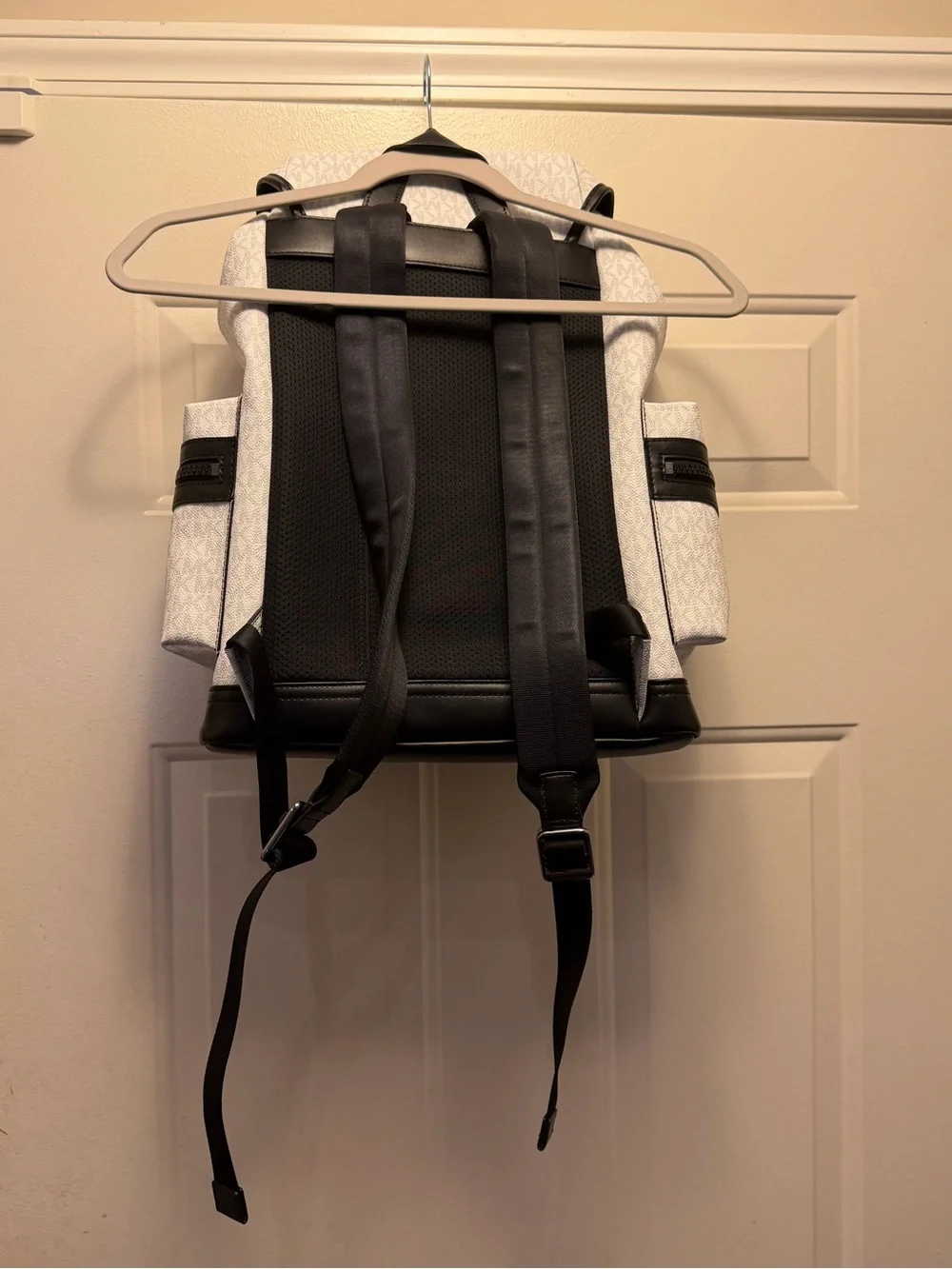 100 Authentic% Michael Kors White and Black Monogram Canvas Backpack